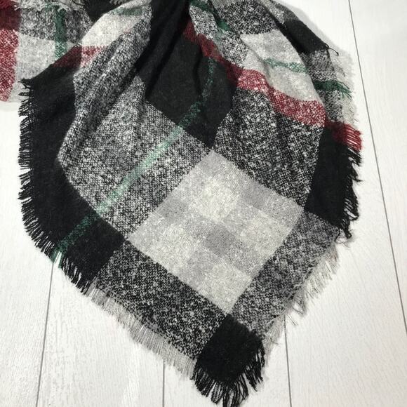 DAVID AND YOUNG Black Plaid Square Scarf  Stylish & Cozy  NWT - Picture 3 of 12